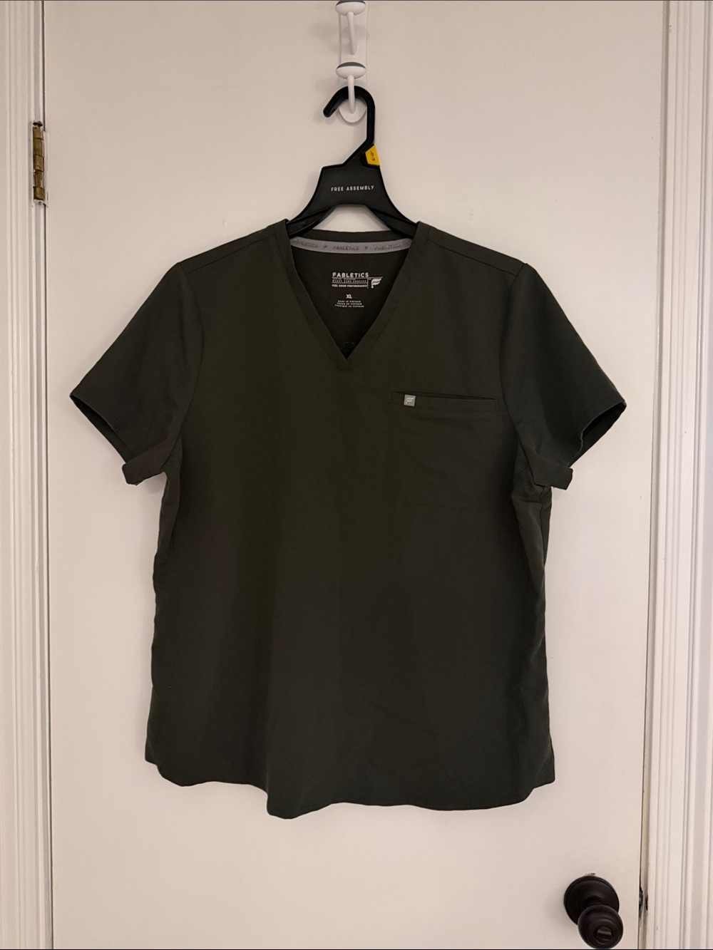 Fabletics unisex V-Neck Scrub Top in Olive-size XL